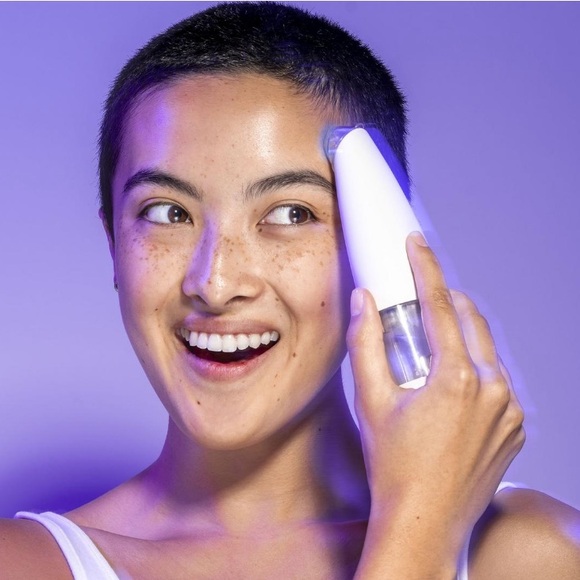 NWT BeautyBio GLOfacial Hydro-Infusion Pore Cleansing + Blue LED Clarifying Tool - Picture 9 of 10